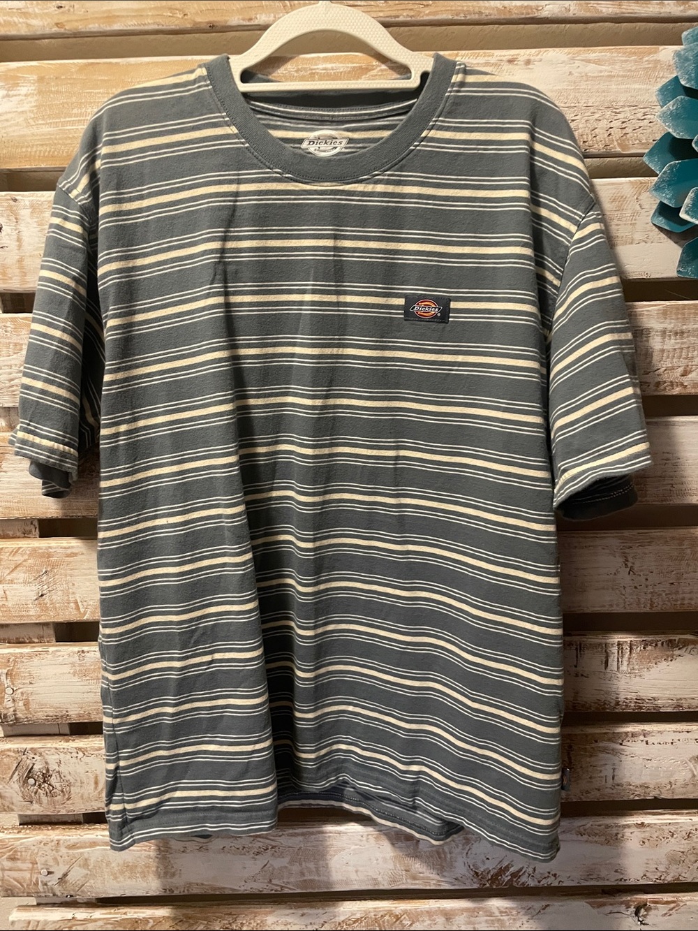 Dickies Lewistown Stripe T-Shirt in the stormy weather colorway Size Large